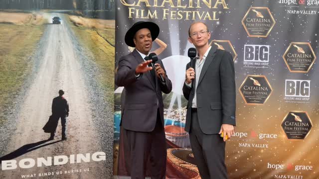 Oye Mi Gente! I am grateful to be on the Red Carpet for the Catalina Film Festival for 2026. This Celebrity was fun to interview, even behind the scenes, everyone this is Jefferson White from the movie Binding and TV Series Yellowstone! Daleee! 

#CatalinaIsland #FilmFestival #redcarpetready