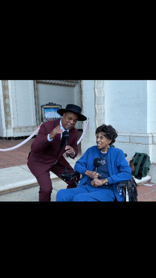 Oye Mi Gente, I reflect on a memory of one of my biggest moment with a Celebrity at the Catalina Film Festival, I had a chance to interview  a legendary Actress who has been in film for over 40 years and still doing it at age 94. I was blessed that I can share the moment with her, she goes by the name Marla Gibbs (Chicagoan) from the Maid of the Jeffersons, 227, Scandal in 2015  and many more. Daleee! 

Check out more interviews I conducted here by clicking the link below! 

--> https://youtu.be/kkM27ux91w4

#catalinaisland #filmfestival #filmfestivallife#funtimestogether #redcarpetmoments