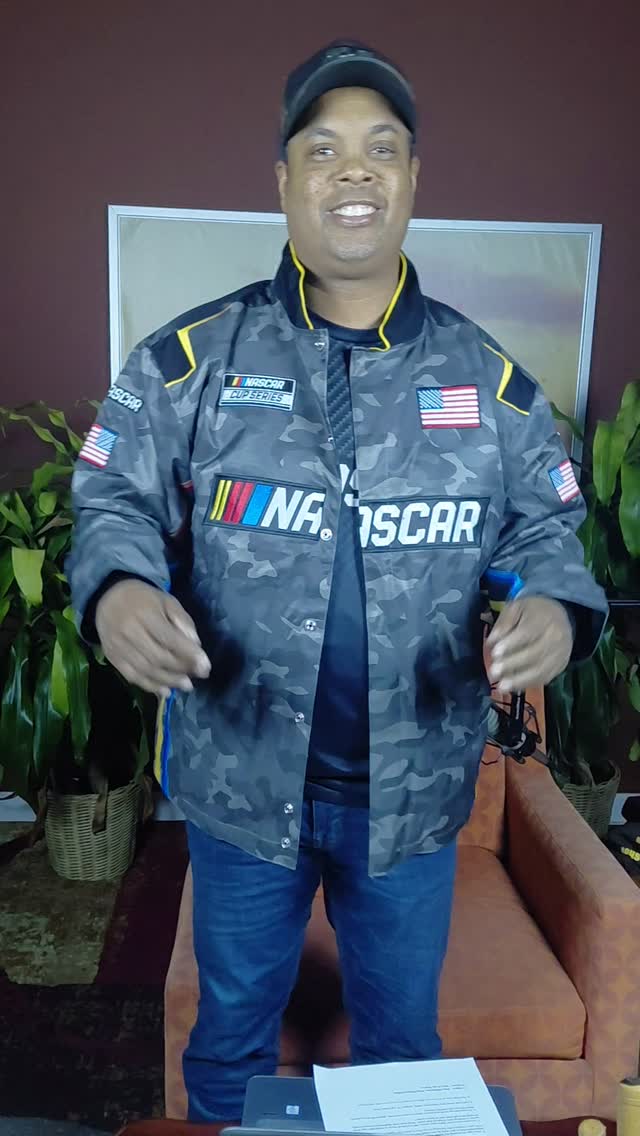 What a great show tonight on the Rico No Suave Talk Show with Professionar Race Car Driver from Nascar Joey Gase! It was a great time talking about his journey and whats in store for the future! Daleee! 

Check out the interview on our youtibe channel  by clicking on the link in my bio! 

#Nascar #talkshowhost #oreillyautoparts #donatelife