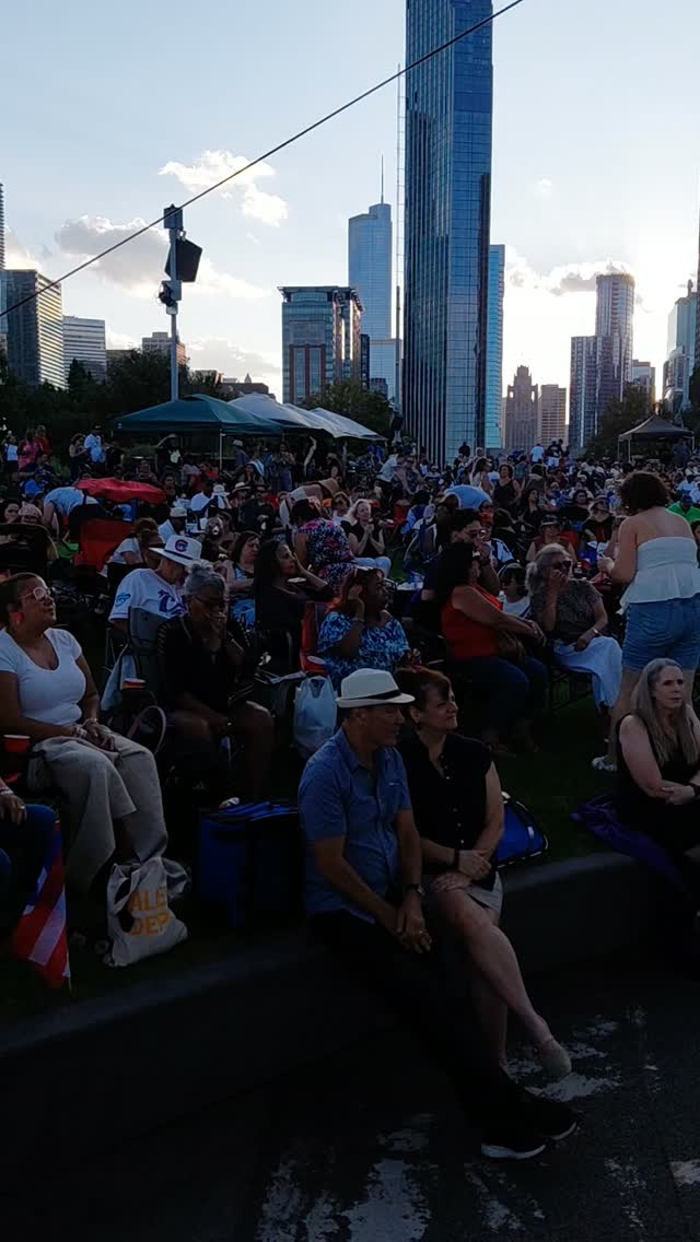 Gracias a todos por su apoyo para Noche Cariben̈a by PRAA!  It was great to be the Emcee and show my talent fron of thousands of people! All cultures in one place was amazing! Make sure to continue to promote the Puerto Rican Arts Alliance in chicago as they do great things for the youth! Daleee!